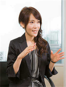 2013华鼎奖颁奖典礼-两女互玩bb口述故事